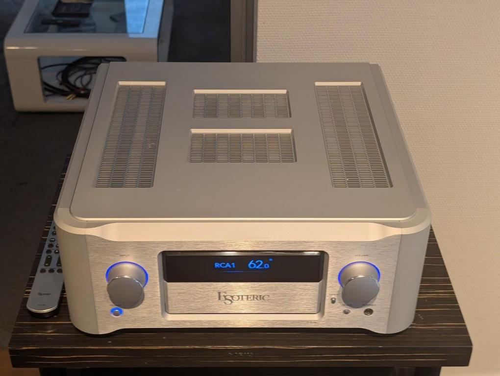 Esoteric F-03 A  Integrierter Verstärker