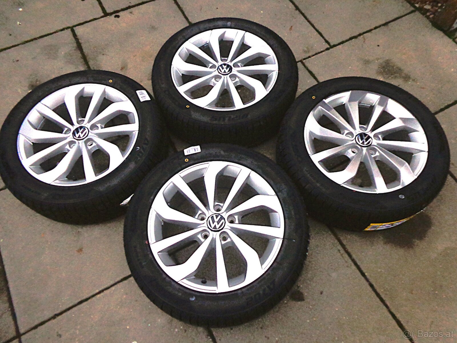 VW T-Roc / Passat neue Winterradsatz 215/55R17
