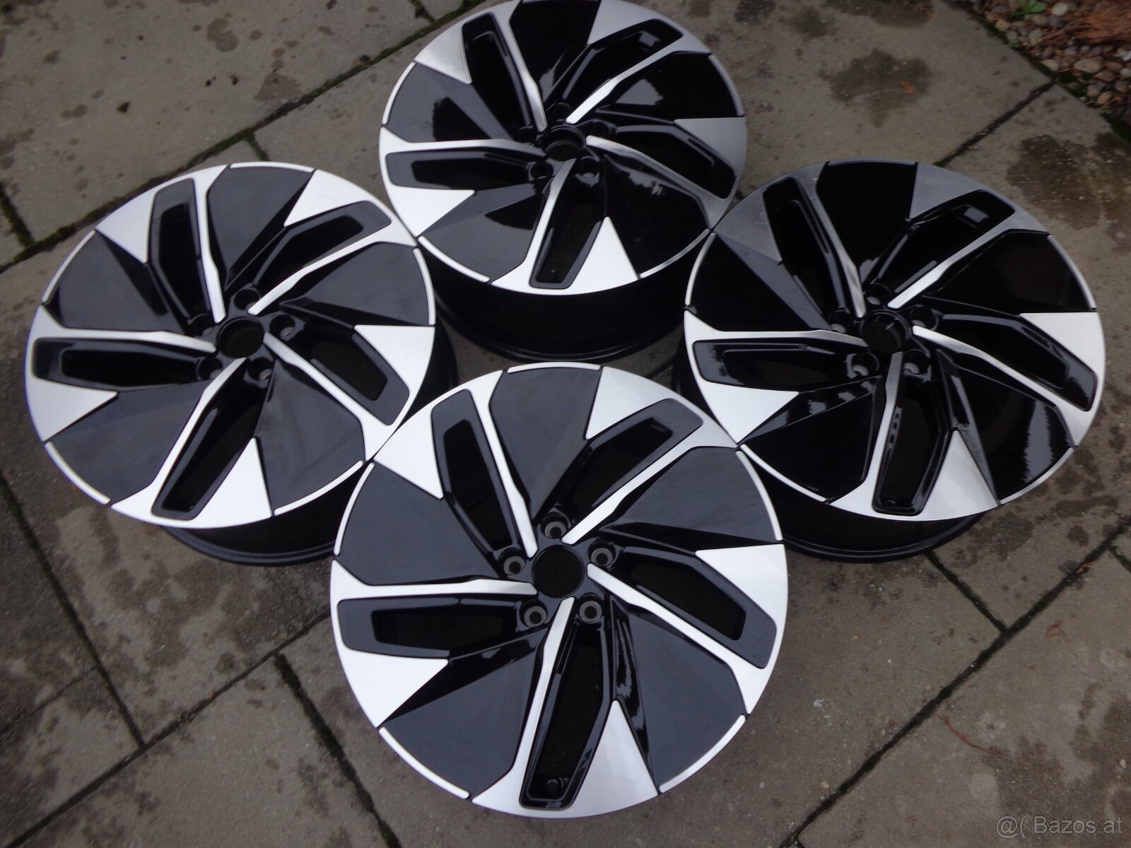 VW iD / Skoda Elroq-Enyaq / Audi Q4 E-Tron / Cupra Born R19