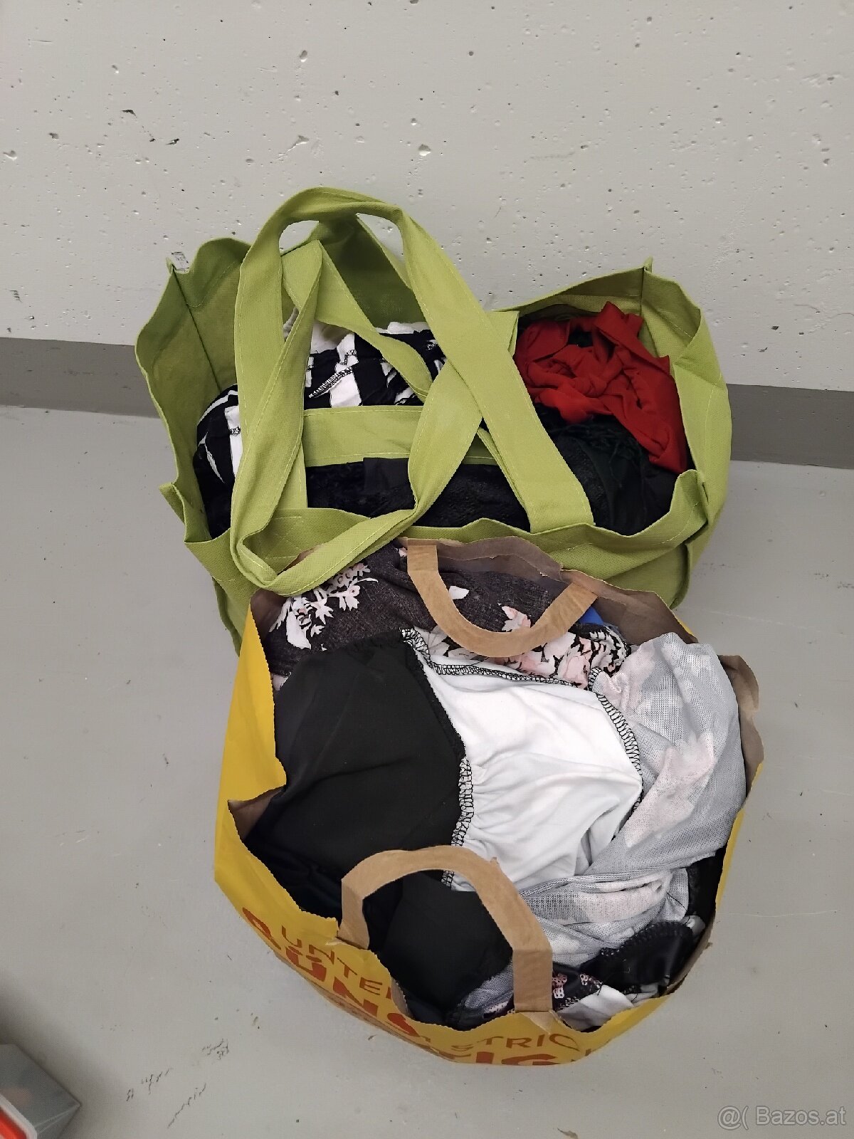 Damenkleidung