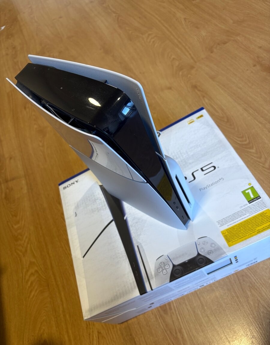 Playstation 5 1TB + spiele