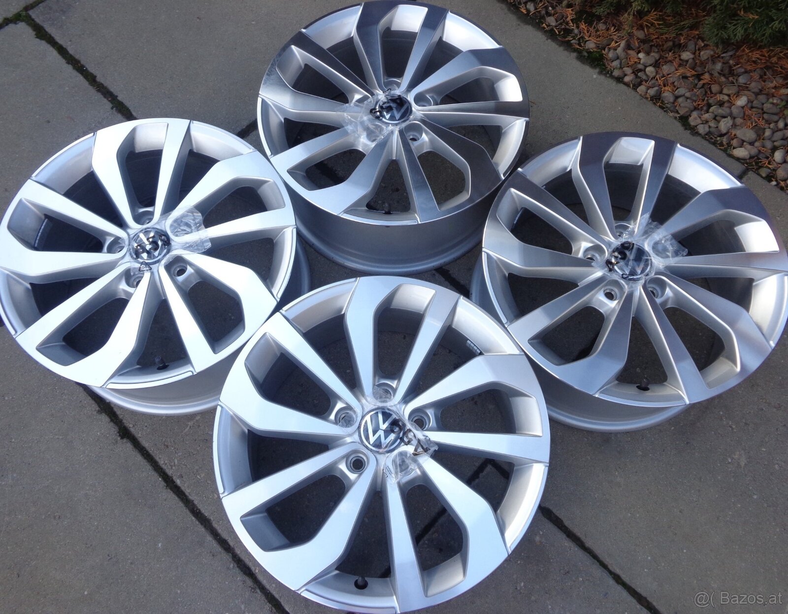 VW T-Roc / VW Passat neue demo Alufelgensatz