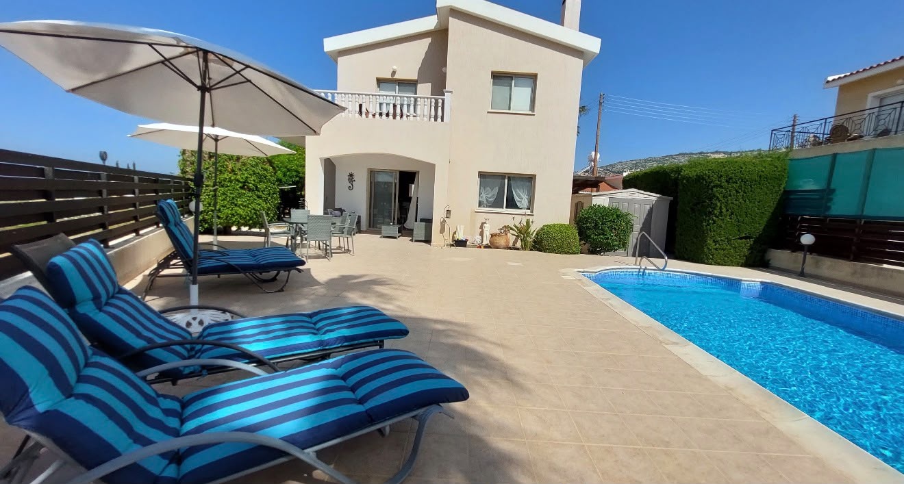 Freistehende Villa mit Pool in Paphos