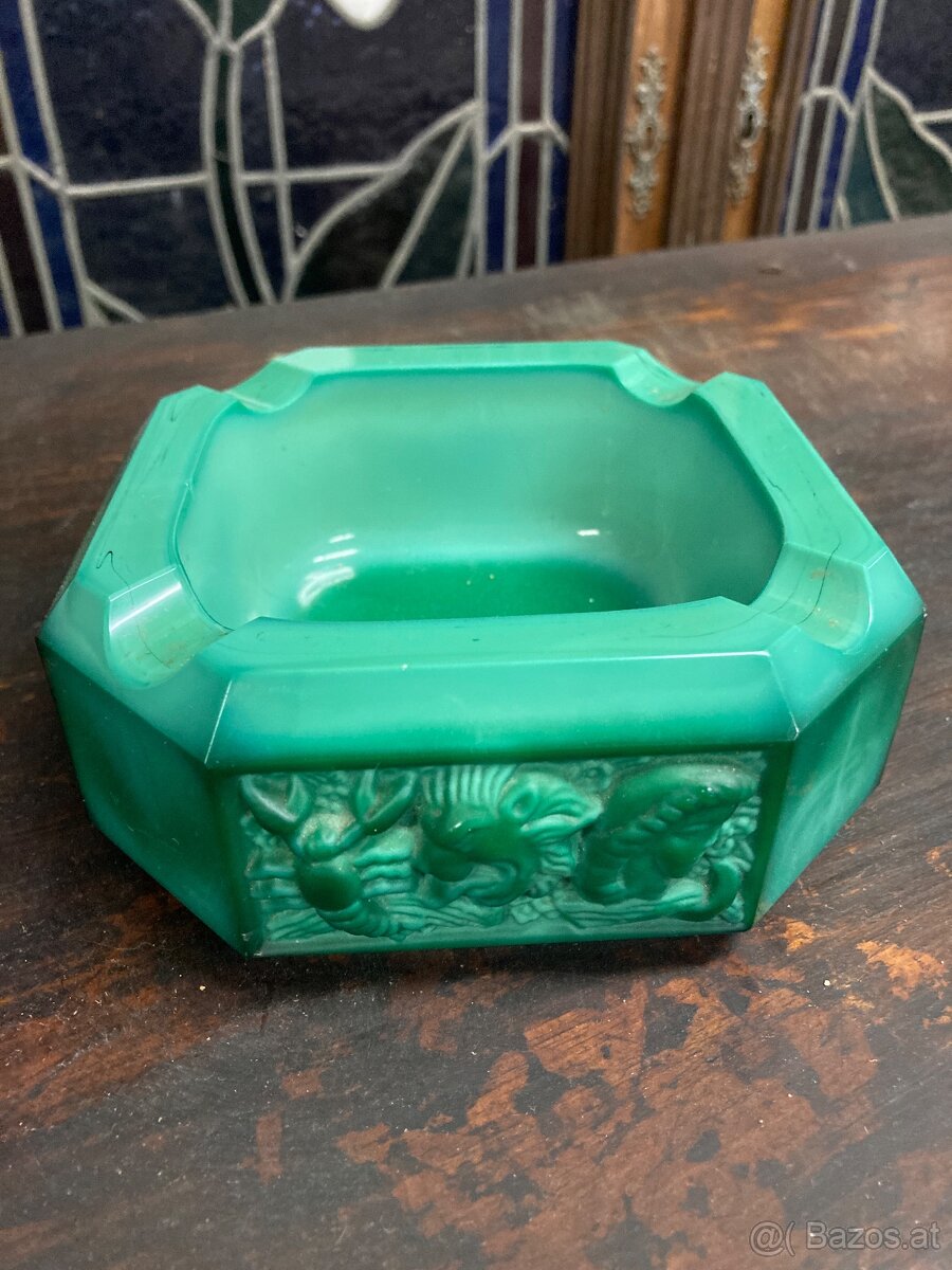 Jade-Aschenbecher,