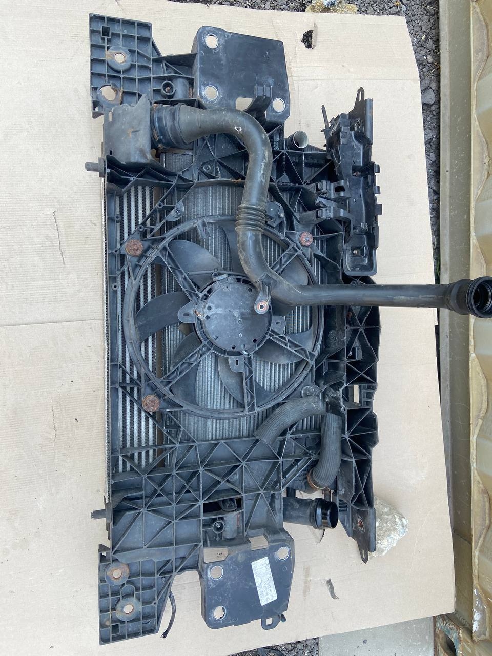 Verkaufe Frontträger (Kühlerträger) – Renault Megane III (20