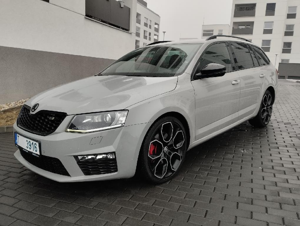 skoda octavia vrs 2.0tdi 135kw dsg. 126tkm.kamera.navi.