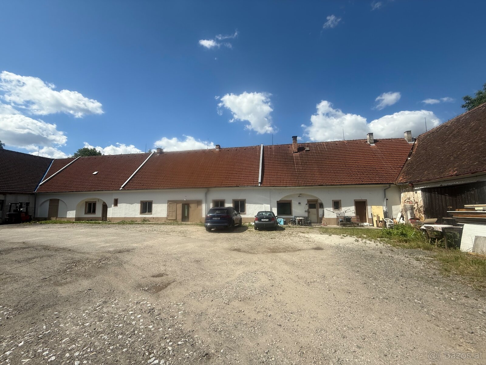 Bauträgerprojekt in Südböhmen: Historischer Vierkanthof mit