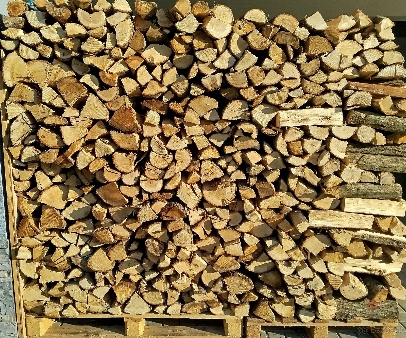 Palivové dřevo štípané