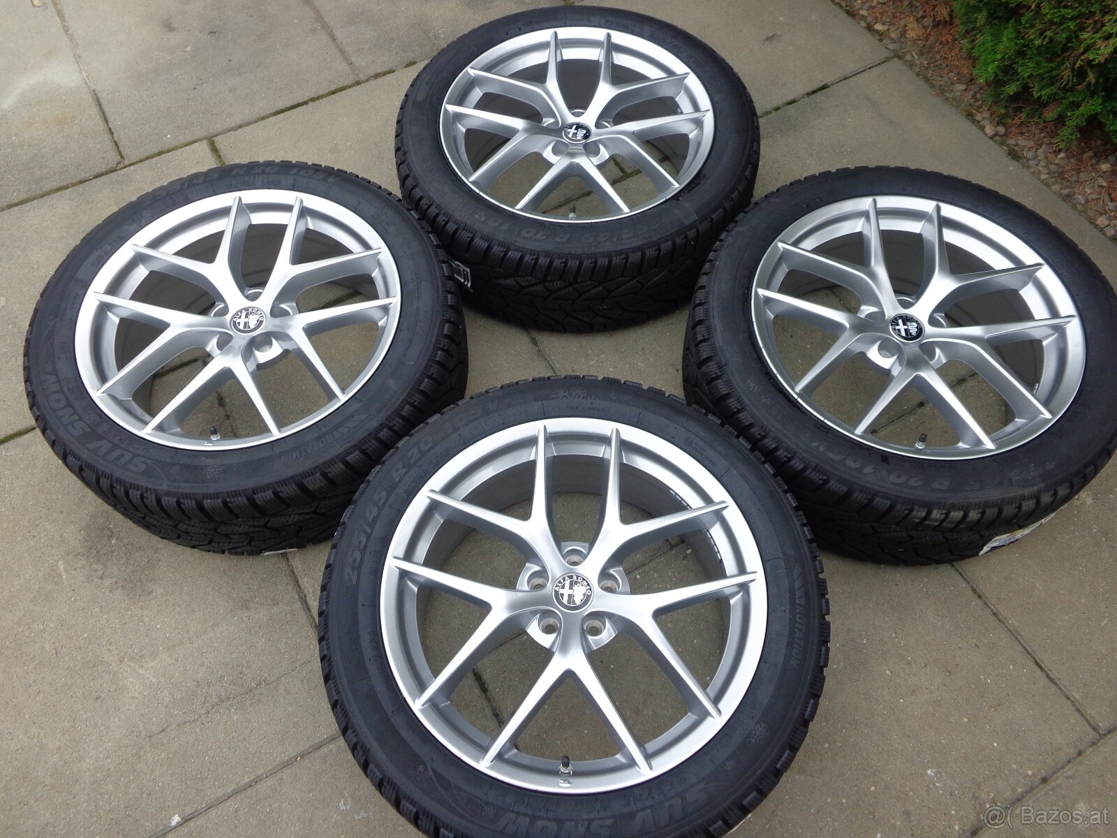 Alfa Romeo Stelvio neue Winterradsatz 255/45R20