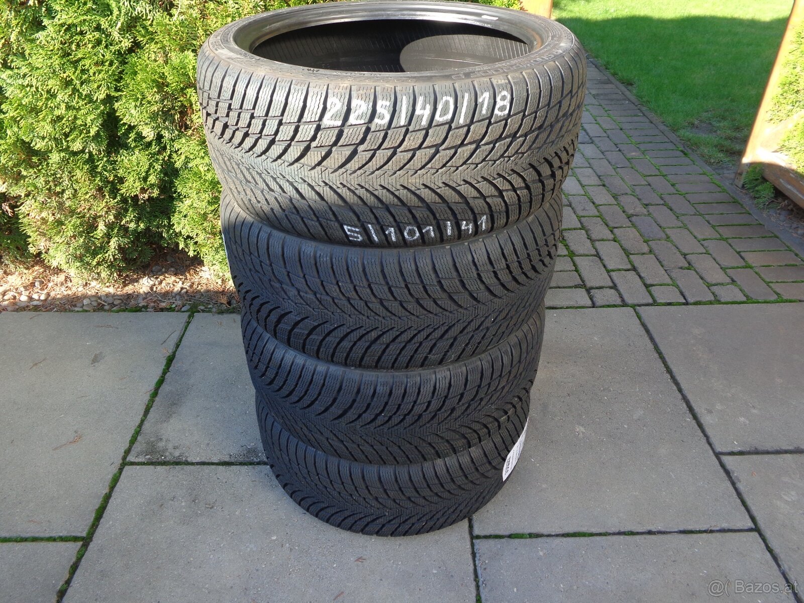 225/40R18 Nokian zimne pneu