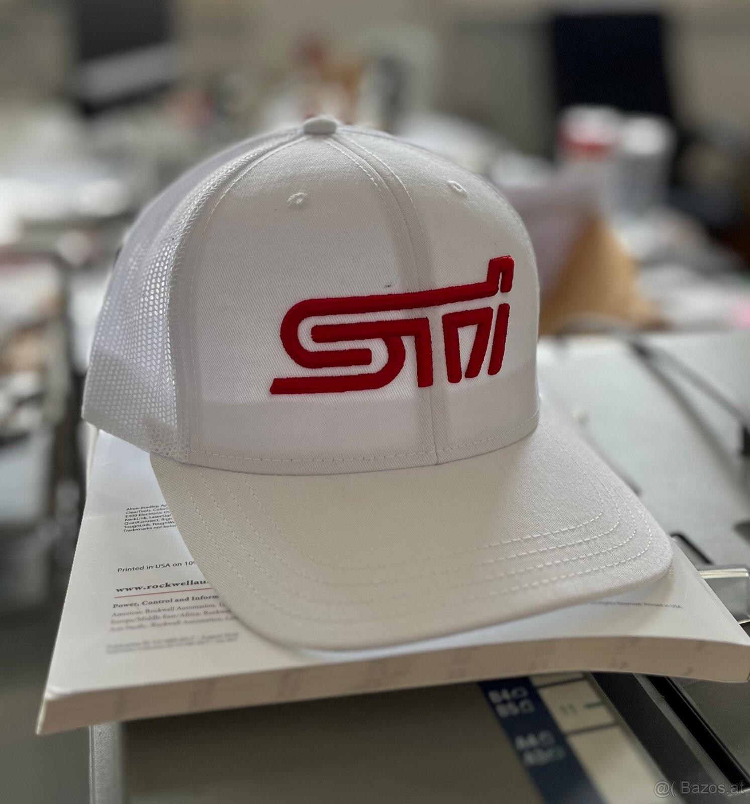 I am selling a white Subaru STi cap with 3D logo Priece 30€