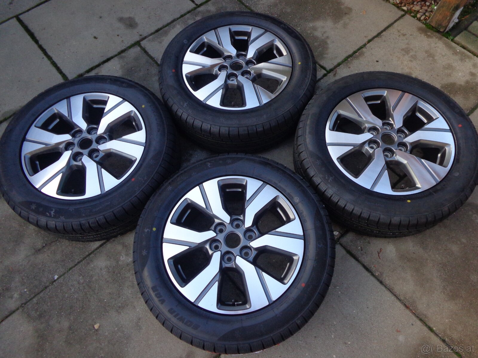 new VW T7 neue Winterradsatz 215/60R17C mit LK  6x120