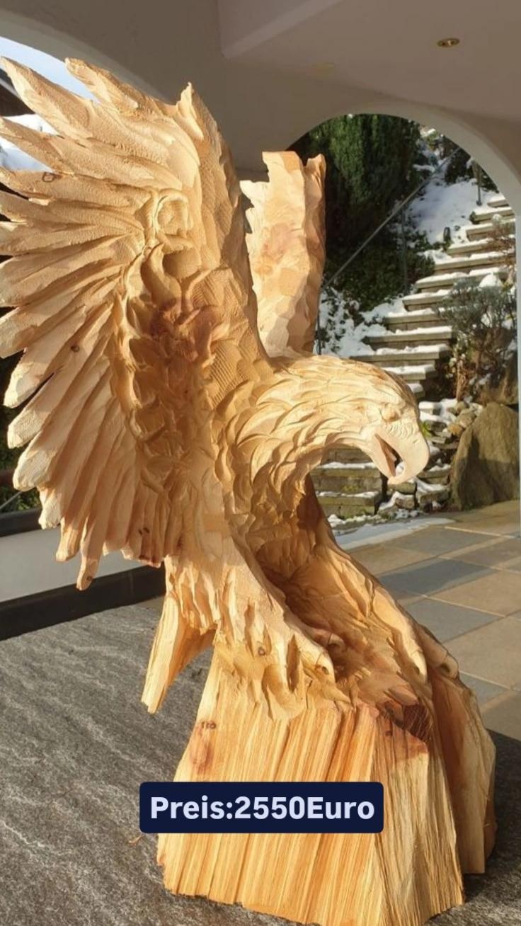 Adler Schnitzerei