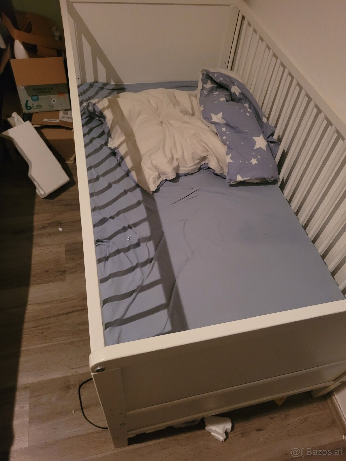 Gitterbett mit matratze und kann dann als bett umbauen