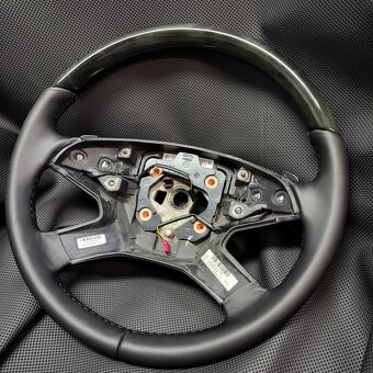 Professionelle Lenkrad-Neubezüge – Leder, Alcantara & mehr - 10