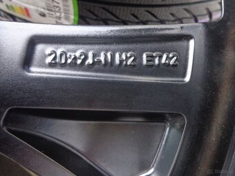 Skoda Elroq -- Skoda Enyaq neue Nokian Winterradsatz 20" - 10