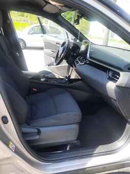 Toyota C-HR 1.8 - 10