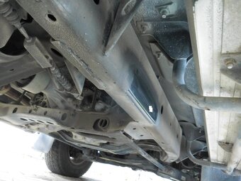 Nissan Navara 2,5 TDi 76kw original lack,ohne rost - 10