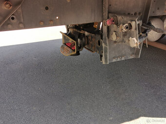 Spezialfahrzeug für Containertransporte IVECO 150E32 E6 - 10