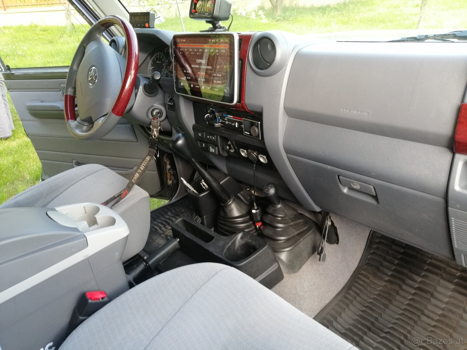 Toyota Land Cruiser - 11