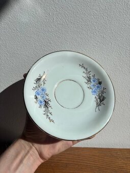 Porzellanservice mit Vergissmeinnicht-Motiv - 11