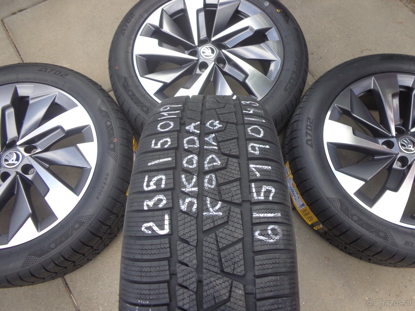 Skoda Kodiaq nagelneue Winterradsatz 235/50R19 - 12