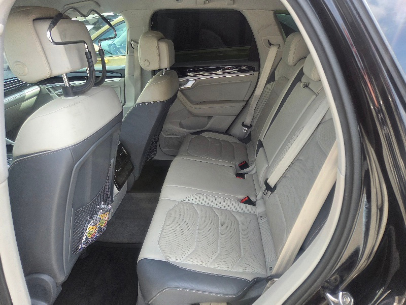 Volkswagen Touareg 3.0 V6 TDI Elegance 4Motion 210kW A8 - 12