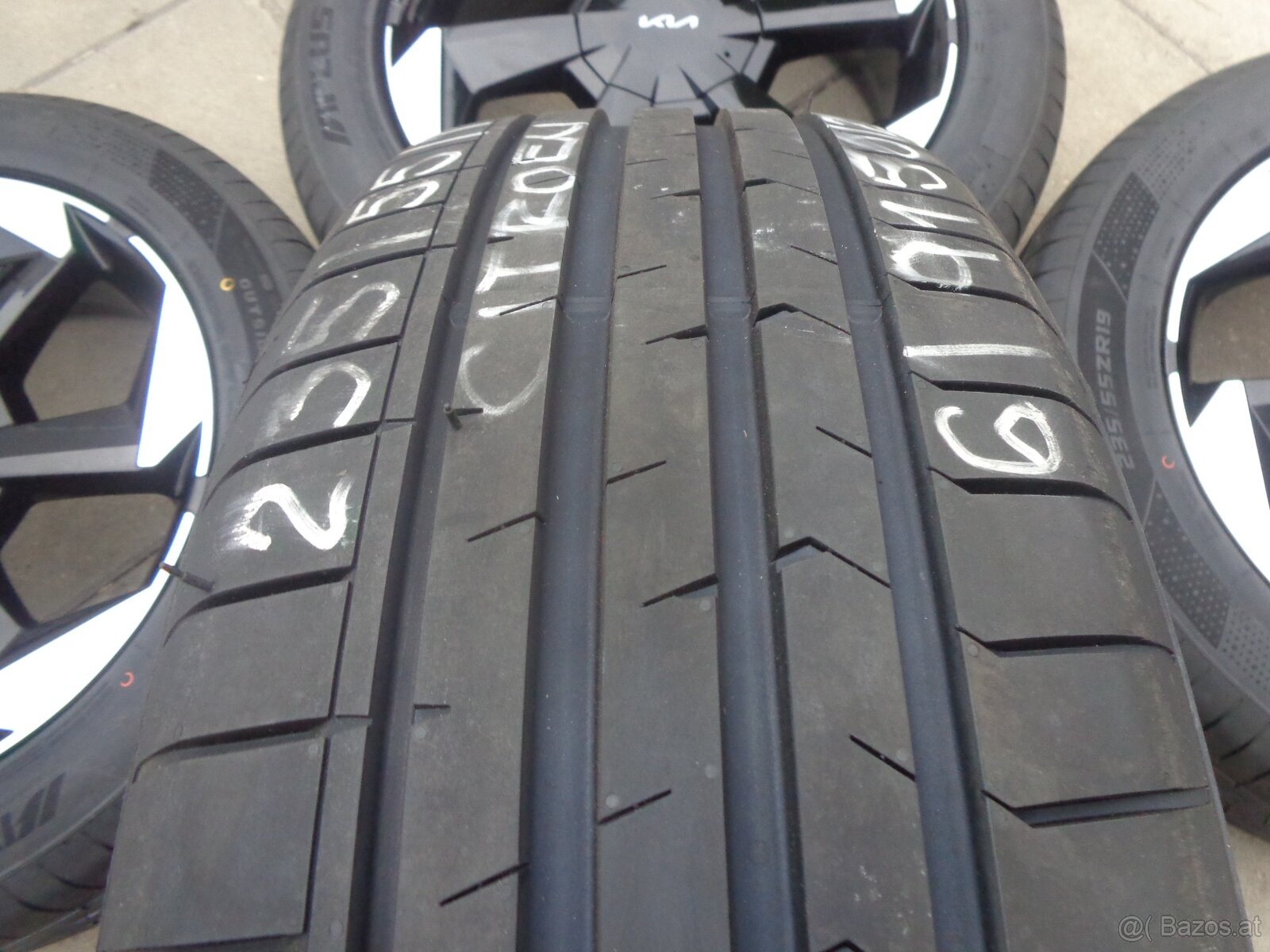 Kia Sorento / Hyundai Santa Fe neue Sommerradsatz 19" - 12