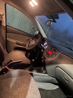 Kia rio - 12