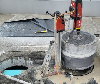 Kernbohrungen und Betonschnitte an. - 12