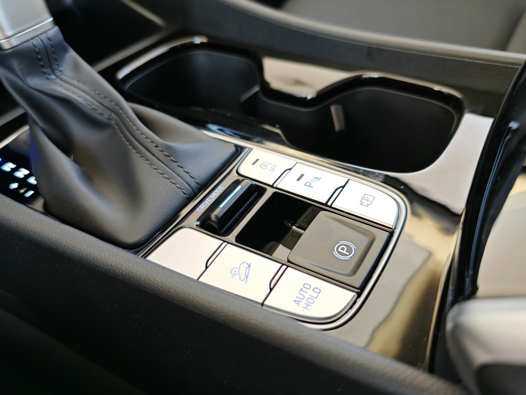 Hyundai Tucson FAMILY FL 1,6 T-GDi MHEV, LED 25.000€ netto - 13