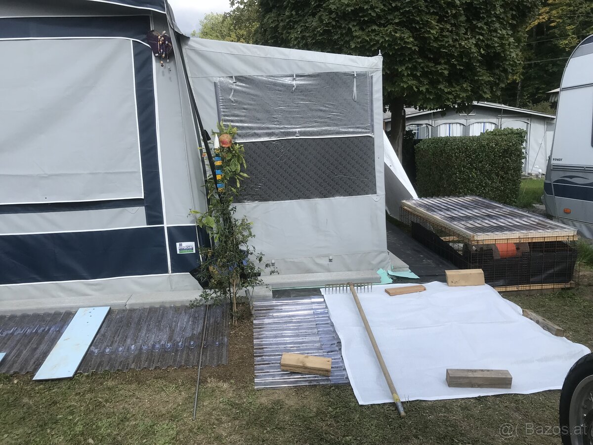 Wohnwagen mit Vorzelt und Fix Platz - 13