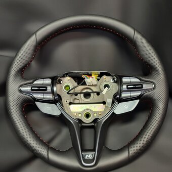 Professionelle Lenkrad-Neubezüge – Leder, Alcantara & mehr - 13