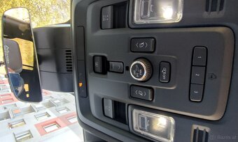Chevrolet Suburban LPG 6.2L Hight Country 7 míst - 14