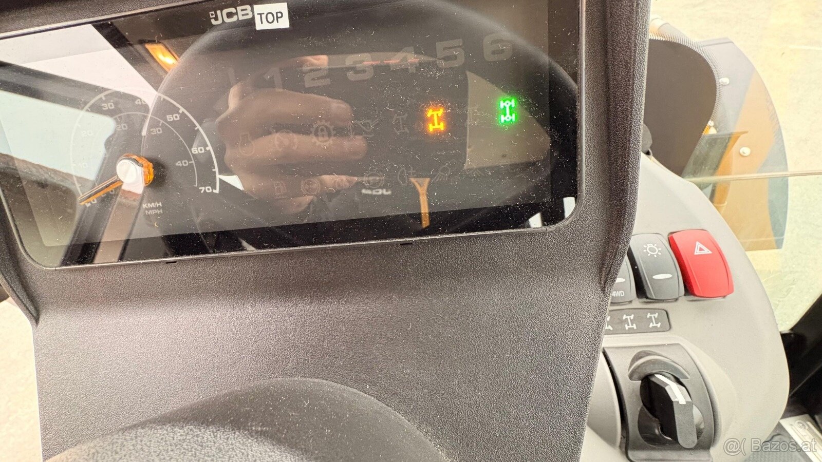 JCB 4CX PRO - 15
