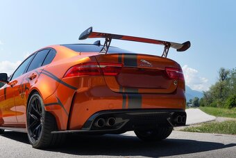 Jaguar XE Project 8 Track Pack - 15