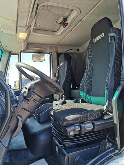 Spezialfahrzeug für Containertransporte IVECO 150E32 E6 - 15
