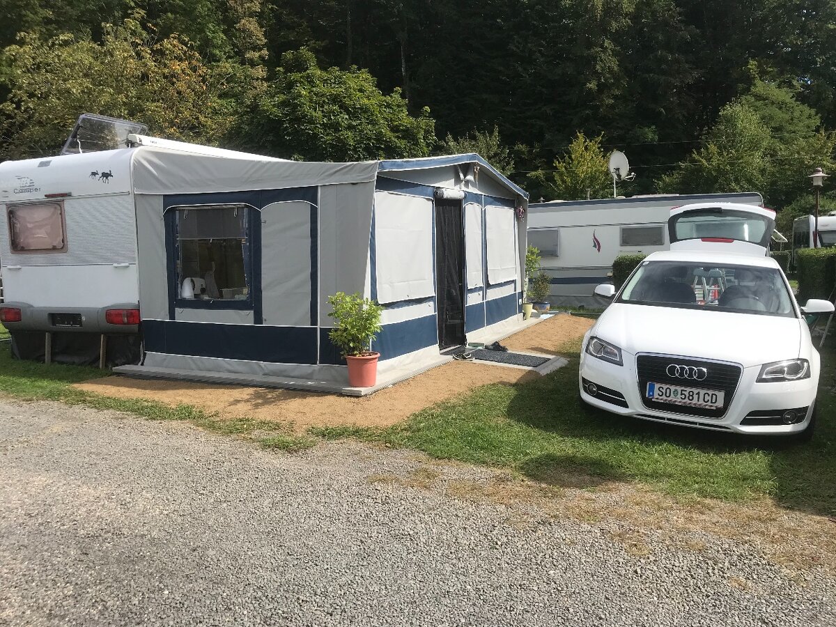 Wohnwagen mit Vorzelt und Fix Platz - 16