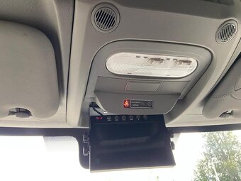 Pferdetransporter an: Renault Master - 16