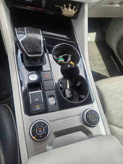 Volkswagen Touareg 3.0 V6 TDI Elegance 4Motion 210kW A8 - 16