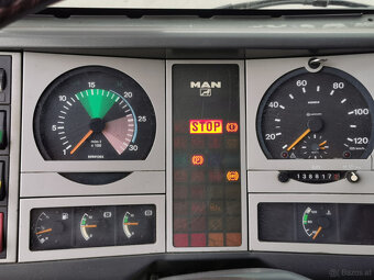 Zu verkaufen MAN LE 12.220 4x2 BL E3 Kastenwagen mit hydraul - 17