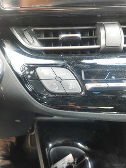 Toyota C-HR 1.8 - 17