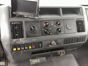 Zu verkaufen MAN LE 12.220 4x2 BL E3 Kastenwagen mit hydraul - 18