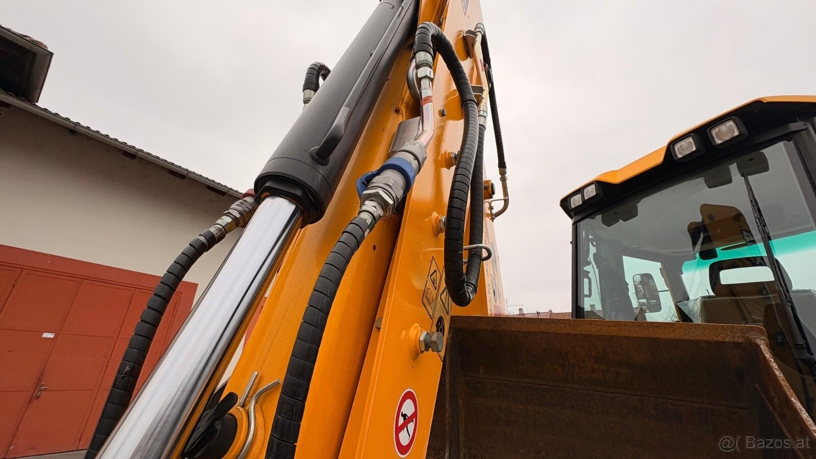 JCB 4CX PRO - 19