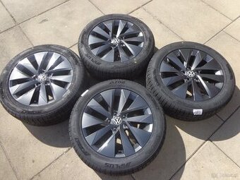 VW T-Roc / VW Passat / Seat Ateca nagelneue Winterradsatz17