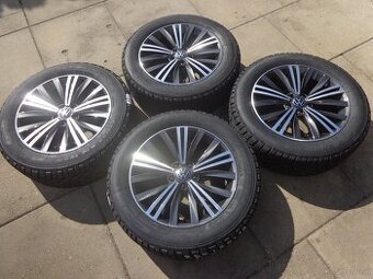 VW Tiguan nagelneue Winterradsatz 235/55R18