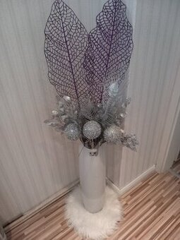 Bodenvase mit Glitzerblumen