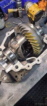 Reparatur von Differentialgetrieben jeder Art.