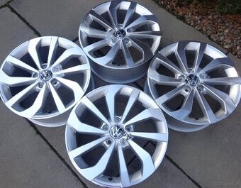VW T-Roc / VW Passat neue demo Alufelgensatz