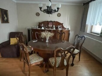 Elegantes historisches Esszimmer – Komplettsatz